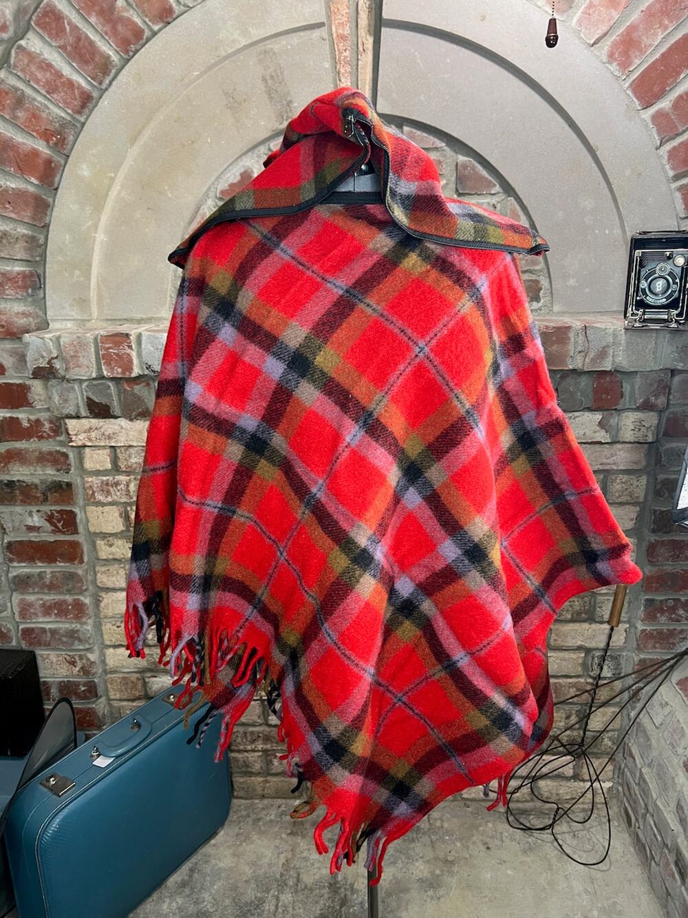 Faribo poncho-pak 52x60 100% wool plaid red black 1950s
